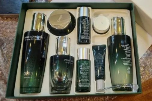 Bộ sản phẩm được cho là nước hoa hồng OHUI PRIME mà Chu Thanh Huyền bán nhưng không xuất hóa đơn, nghi là nhập lậu. Ảnh: Tintucsuckhoe247.net.