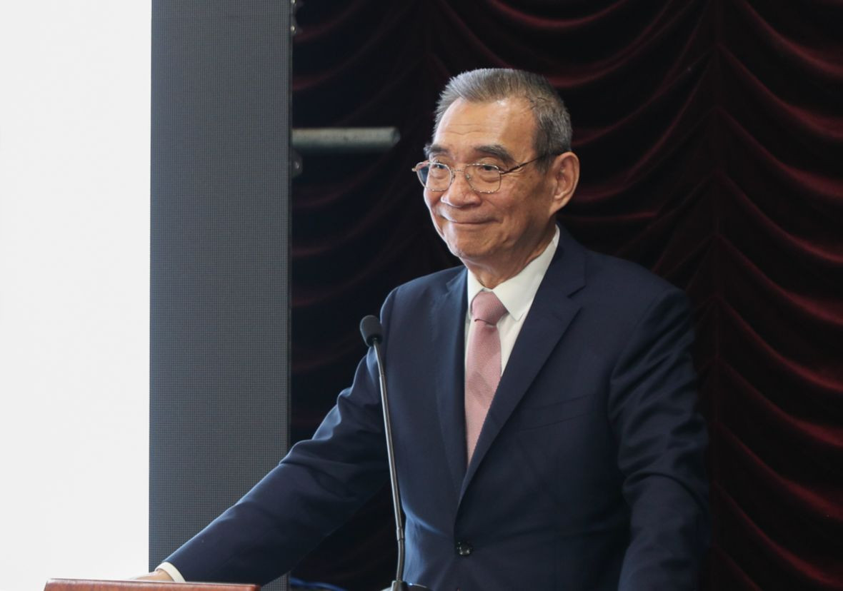 Giáo sư Lâm Nghị Phu với bài chia sẻ góc nhìn từ kinh tế học cấu trúc mới. Giáo sư Lâm Nghị Phu với bài chia sẻ góc nhìn từ kinh tế học cấu trúc mới.