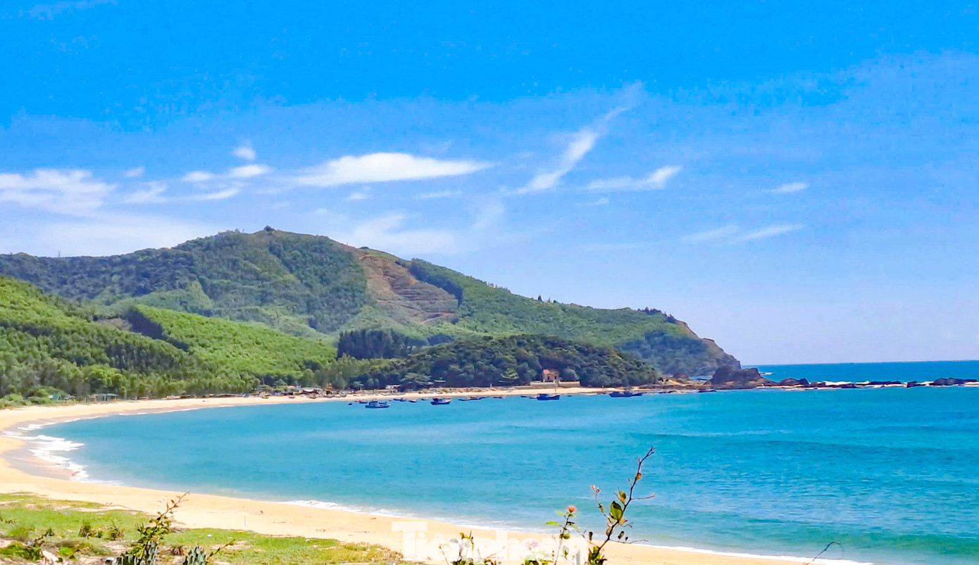 Bến cảng Phù Mỹ thuộc cảng biển Bình Định gồm các bến cảng tại huyện Phù Mỹ và thị xã Hoài Nhơn.