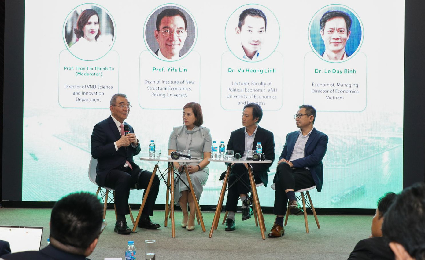 Các diễn giả chia sẻ tại tọa đàm. Các diễn giả chia sẻ tại tọa đàm.