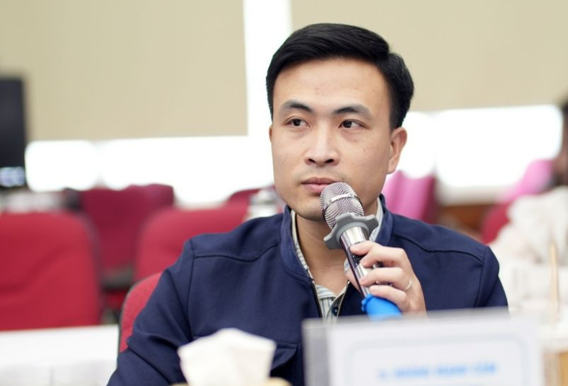 Ông Hoàng Mạnh Cầm - Phó Chánh Văn phòng Hội đồng quản trị Tập đoàn Dệt may Việt Nam. Ông Hoàng Mạnh Cầm - Phó Chánh Văn phòng Hội đồng quản trị Tập đoàn Dệt may Việt Nam.