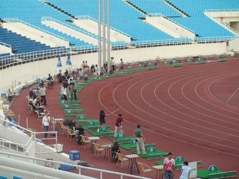 Mỹ Đình biến thành sân golf