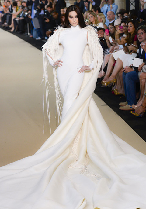 Hôm 3-6 vừa qua, Băng Băng được mời làm người mẫu cho show diễn thời trang thu/đông cao cấp 2012 của NTK Stephane Rolland