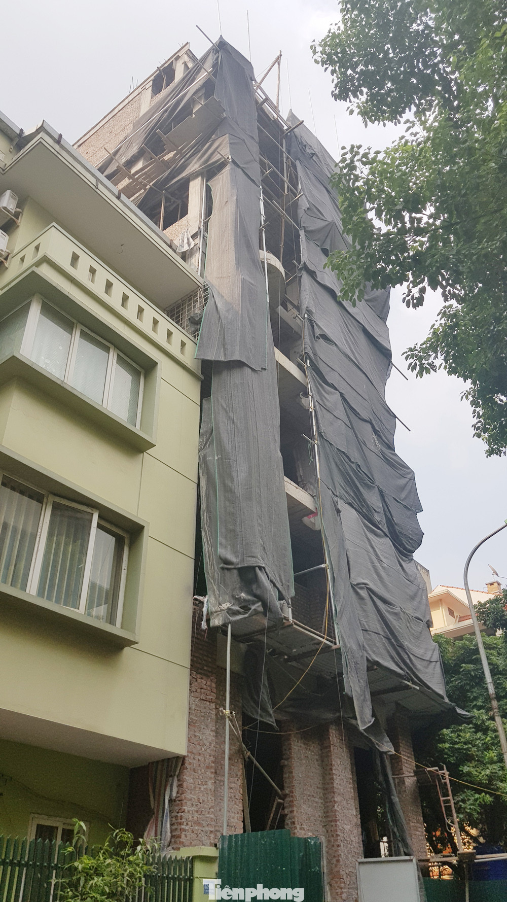 Khu phố kiểu mẫu nháo nhác vì loạt công trình cấp phép lạ ảnh 3