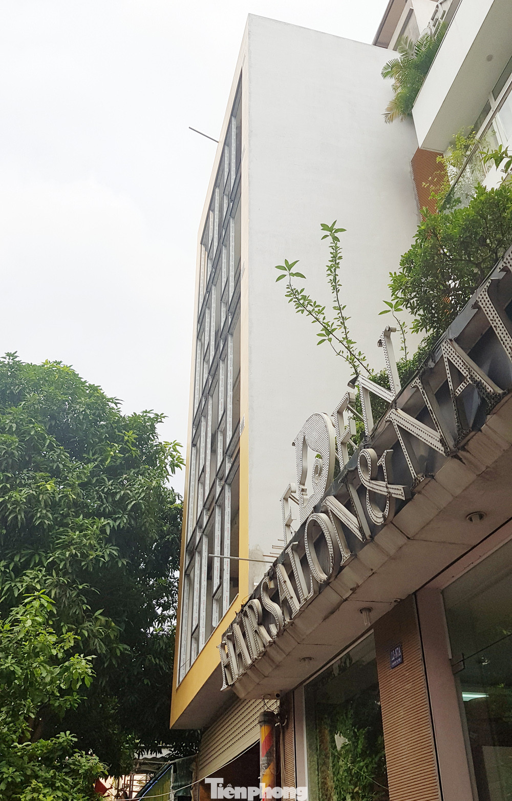 Khu phố kiểu mẫu nháo nhác vì loạt công trình cấp phép lạ ảnh 2