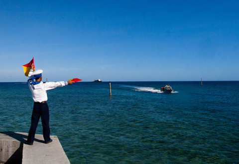 Tác giả 'Nơi đảo xa' bị liệt nửa người ảnh 2