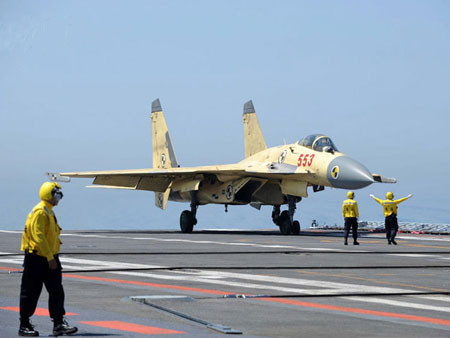 Tiêm kích hạm J-15 thử nghiệm trên tàu sân bay Liêu Ninh. Tiêm kích hạm J-15 thử nghiệm trên tàu sân bay Liêu Ninh