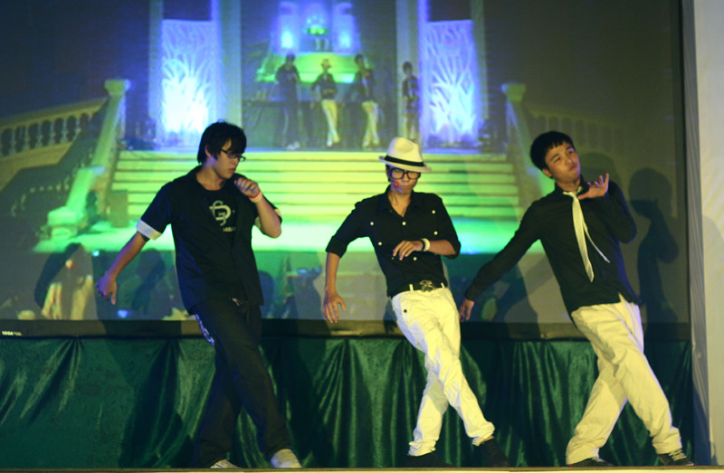 Tiết mục hiphop của nam sinh trường ĐH Phương Đông