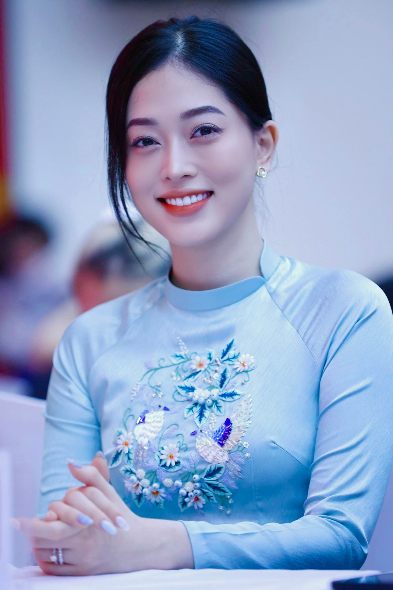 Á hậu Bùi Phương Nga cho biết đã tham gia hiến máu 3 - 4 lần. Gần đây, cô bị huyết áp thấp nhưng mỗi khi đến hiến máu thì được các tình nguyện viên hướng dẫn cụ thể về việc cần phải ngủ đủ vào hôm trước, ăn sáng đầy đủ… nên cô thấy rất yên tâm. Người đẹp cho biết, ngày 24/12 tới sẽ sắp xếp có mặt để tham dự và vận động mọi người tham gia hiến máu.