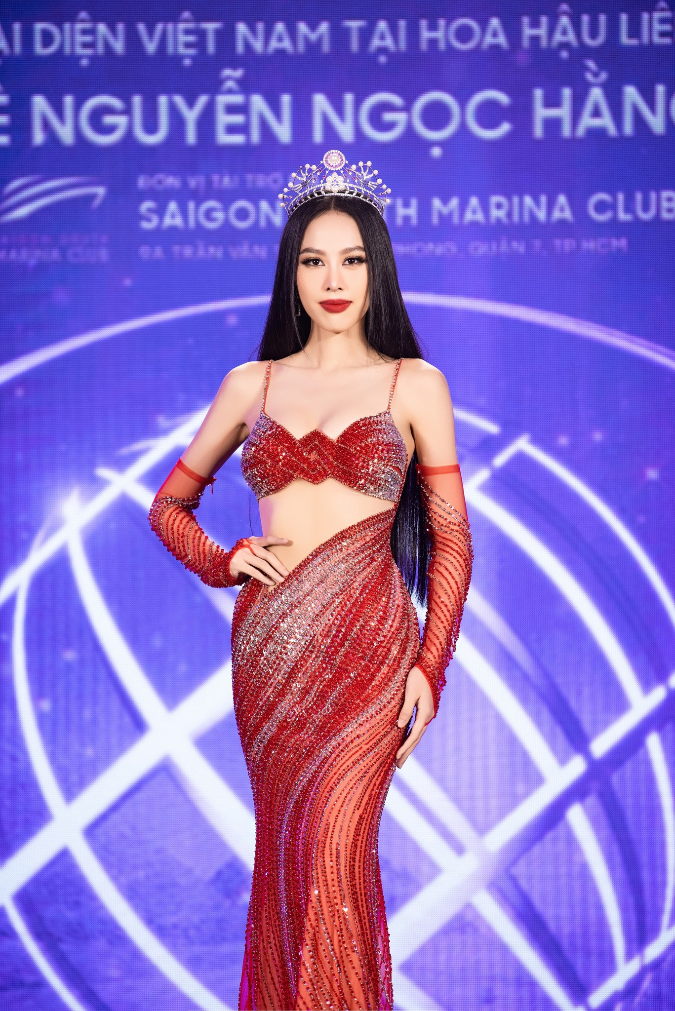 Ngày 12/9, Á hậu Ngọc Hằng nhận sash Miss Intercontinental Vietnam 2023 từ Hoa hậu Liên lục địa 2022 Lê Nguyễn Bảo Ngọc.