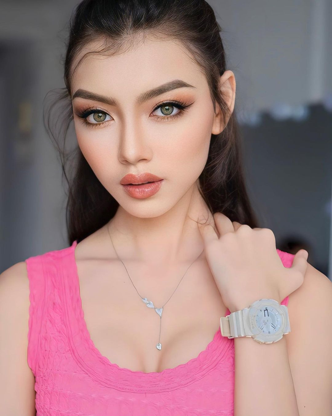 Chiến thắng của Thae Su Nyein được lòng khán giả quê nhà. Cô có nhan sắc ưa nhìn với gương mặt hài hoà, chiều cao ấn tượng cùng thân hình quyến rũ.