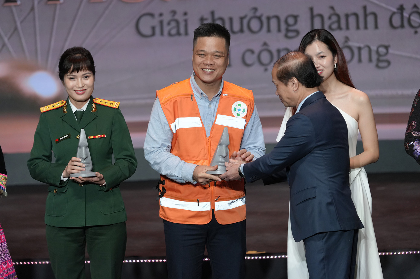 Các cá nhân, tập thể nhận giải thưởng. Các cá nhân, tập thể nhận giải thưởng.