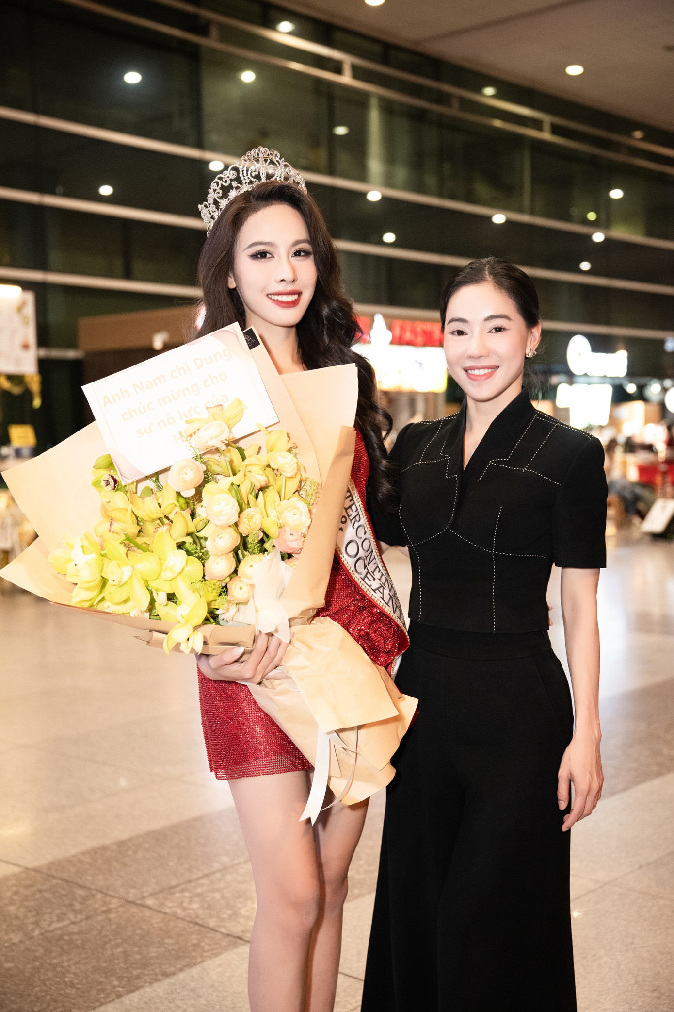 Người đẹp sinh năm 2003 cho biết cô hạnh phúc khi nhận được sự chào đón nồng nhiệt từ gia đình, người thân và các fan. Cô bày tỏ sự biết ơn vì hành trình vừa qua tại Miss Intercontinental - Hoa hậu Liên lục địa 2023 luôn có sự đồng hành và yêu thương của mọi người.