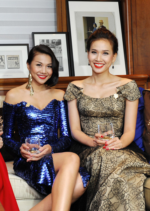 Thanh Hằng và Dương Mỹ Linh rất thân thiết. Thanh Hằng và Dương Mỹ Linh rất thân thiết