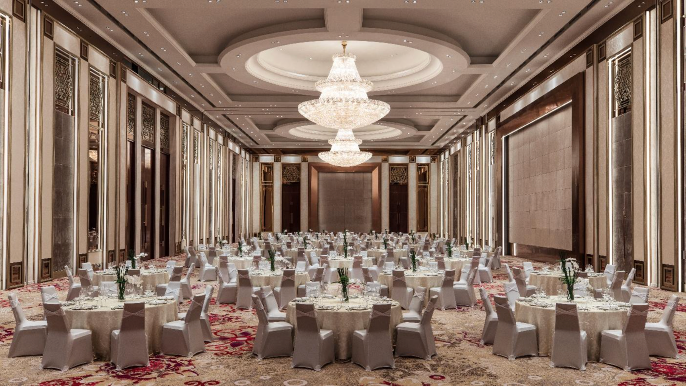 Không gian sảnh tiệc & hội nghị sang trọng với sức chứa 1.000 khách tại Trung tâm Hội nghị & Khu nghỉ dưỡng Sheraton Grand Đà Nẵng. Không gian sảnh tiệc & hội nghị sang trọng với sức chứa 1.000 khách tại Trung tâm Hội nghị & Khu nghỉ dưỡng Sheraton Grand Đà Nẵng.