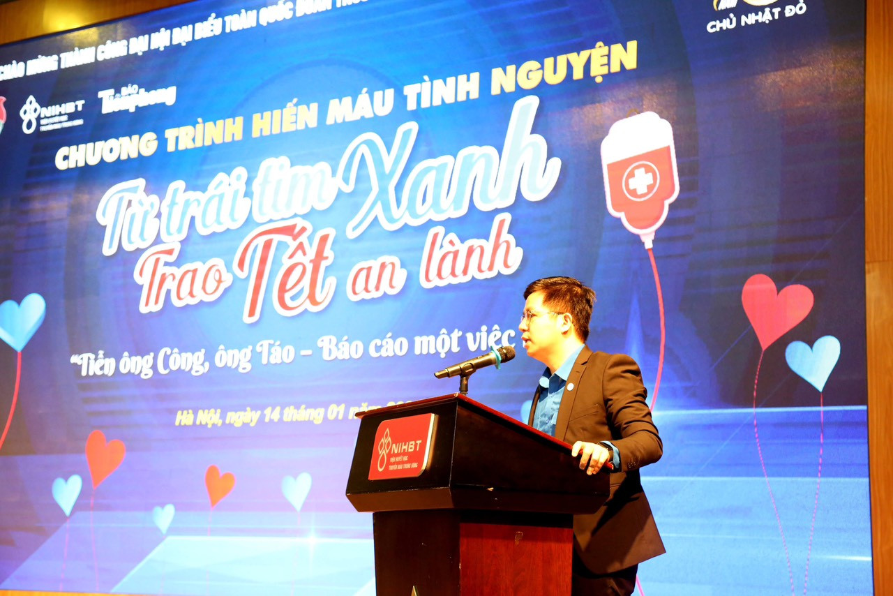 Anh Nguyễn Quốc Huy – Bí thư Đoàn TNCS Viện Huyết học – Truyền máu Trung ương chia sẻ, chương trình hiến máu “Từ trái tim xanh – Trao Tết An lành” như một nghĩa cử cao đẹp với mong muốn góp sức để đảm bảo lượng máu phục vụ nhu cầu điều trị cho người bệnh trong dịp Tết Nguyên đán 2023.