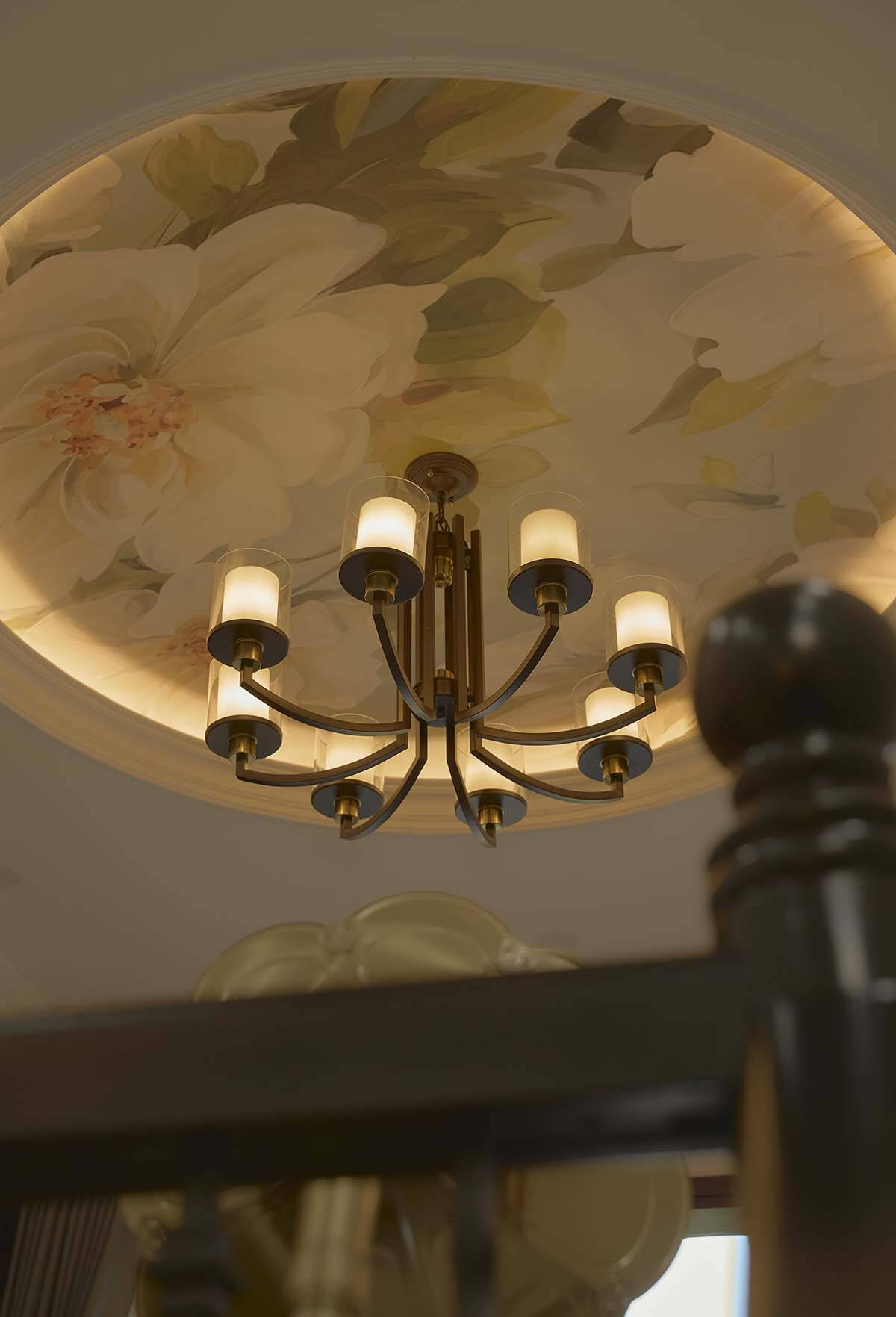 Thiết kế thông thoáng giúp giảm thiểu sự phụ thuộc vào các thiết bị cơ học, đồng thời tăng sự tương tác giữa các thành viên trong gia đình qua kết nối thị giác xuyên suốt. Thiết kế thông thoáng giúp giảm thiểu sự phụ thuộc vào các thiết bị cơ học, đồng thời tăng sự tương tác giữa các thành viên trong gia đình qua kết nối thị giác xuyên suốt.