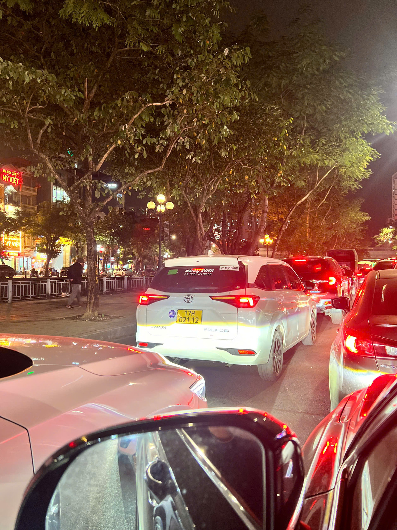 Người dân khó khăn trong việc di chuyển.