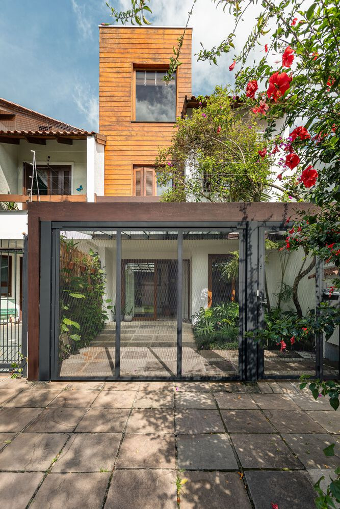 Mục tiêu cho lần cải tạo này là tạo ra không gian sống tiện nghi trong sinh hoạt hằng ngày những vẫn thể hiện được cá tính của gia chủ.