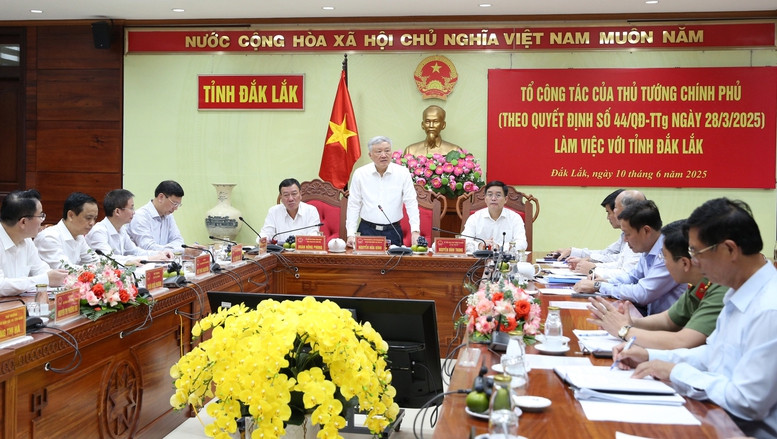 Phó Thủ tướng Thường trực Chính phủ Nguyễn Hòa Bình làm việc với lãnh đạo tỉnh Đắk Lắk về giải quyết các vụ việc khiếu nại, tố cáo phức tạp, kéo dài vượt cấp lên Trung ương - Ảnh: VGP/Nguyễn Hoàng Phó Thủ tướng Thường trực Chính phủ Nguyễn Hòa Bình làm việc với lãnh đạo tỉnh Đắk Lắk về giải quyết các vụ việc khiếu nại, tố cáo phức tạp, kéo dài vượt cấp lên Trung ương - Ảnh: VGP/Nguyễn Hoàng