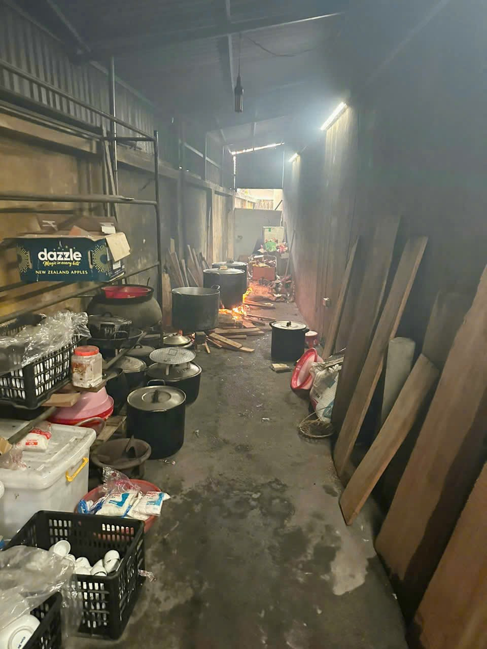 Khu vực nấu bánh chưng.