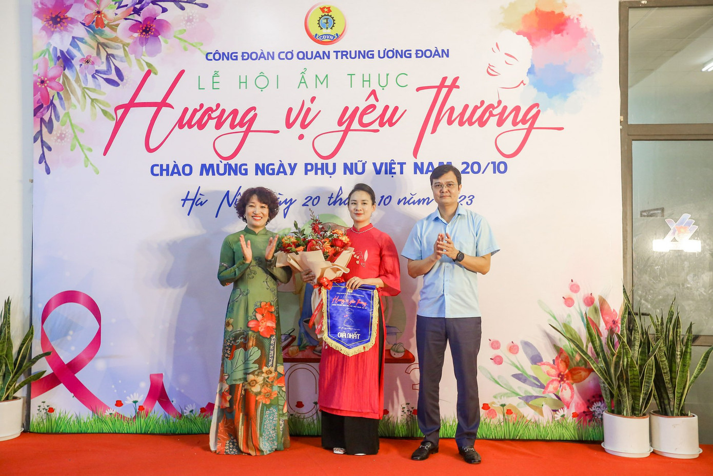 Giải Nhất của cuộc thi thuộc về đội Công ty Cổ phần Devyt.