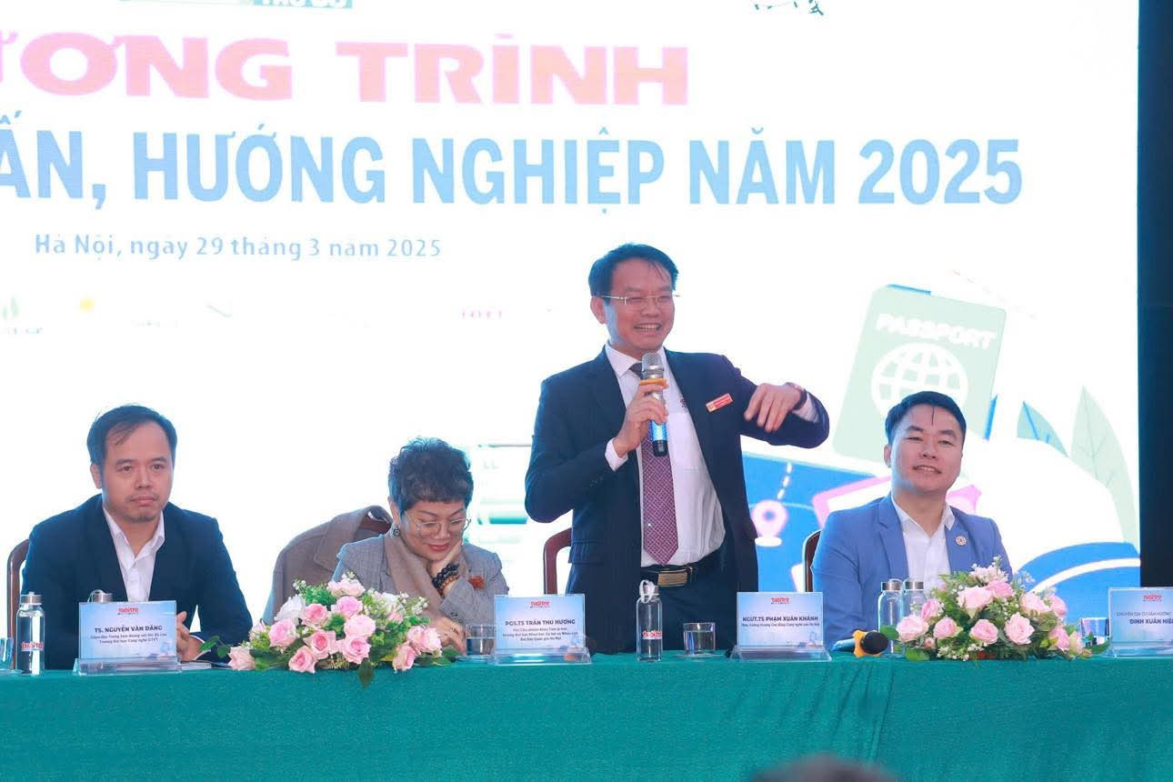 Chương trình “Đối thoại tư vấn hướng nghiệp năm 2025” diễn ra với sự tham gia của nhiều chuyên gia, diễn giả, lãnh đạo các trường đại học, cao đẳng danh tiếng Chương trình “Đối thoại tư vấn hướng nghiệp năm 2025” diễn ra với sự tham gia của nhiều chuyên gia, diễn giả, lãnh đạo các trường đại học, cao đẳng danh tiếng