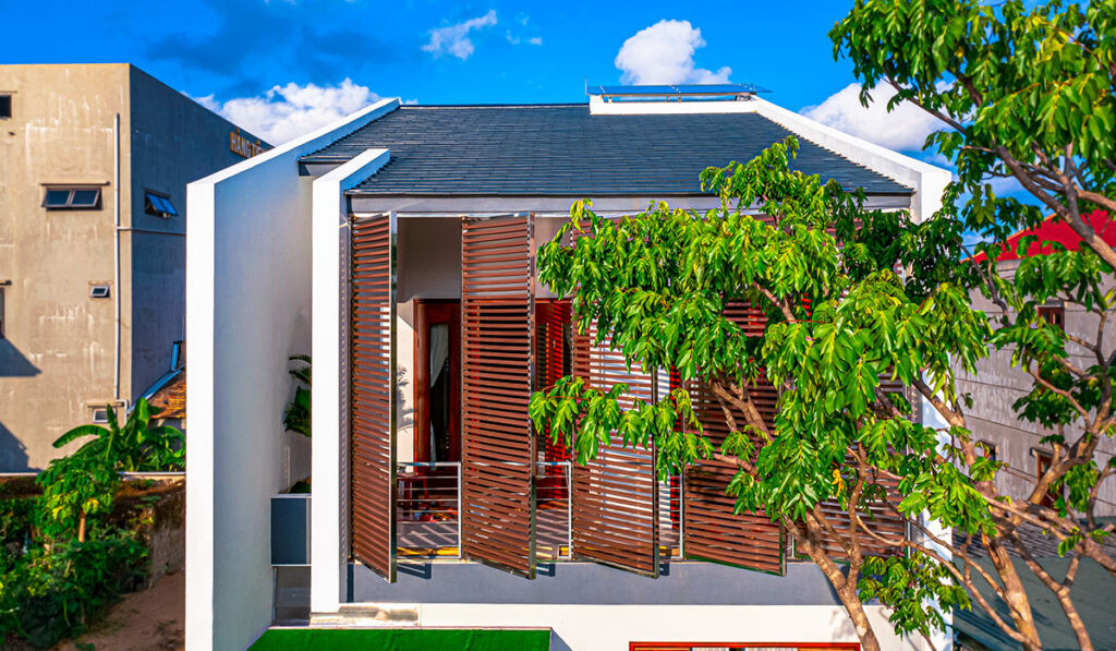 Mẫu thiết kế mái hiên độc đáo cho ngôi nhà. Mẫu thiết kế mái hiên độc đáo cho ngôi nhà.