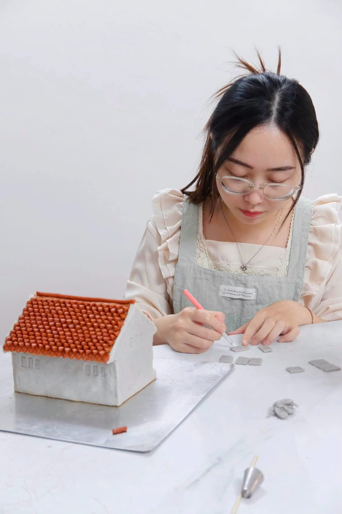 Từng chi tiết được Thùy Dương tỉ mỉ hoàn thiện. Ảnh: NVCC