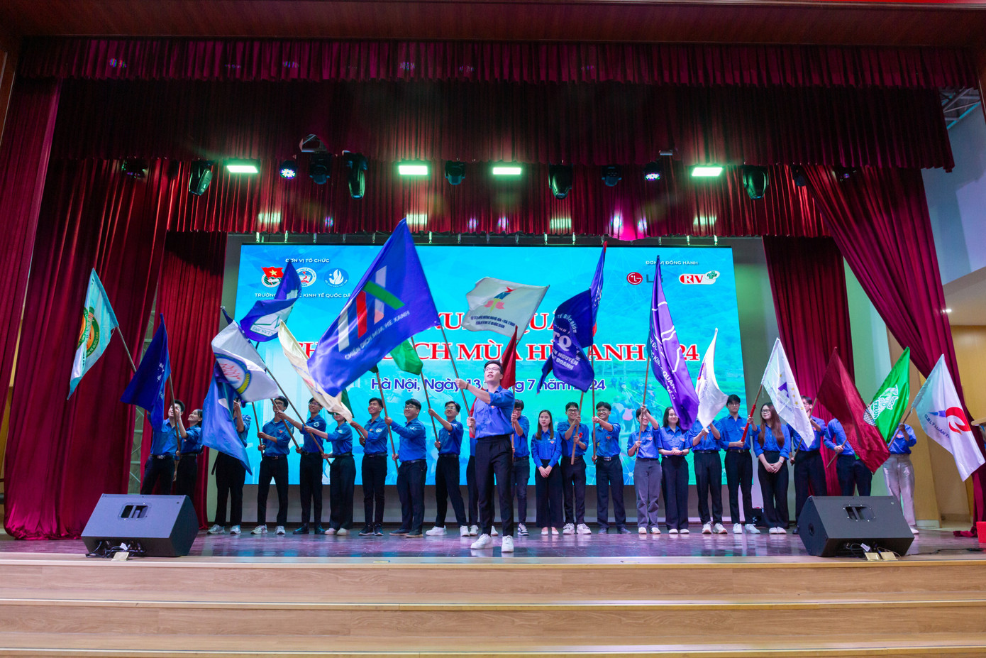 26 đội hình ra quân trong chiến dịch thanh niên tình nguyện hè 2024.