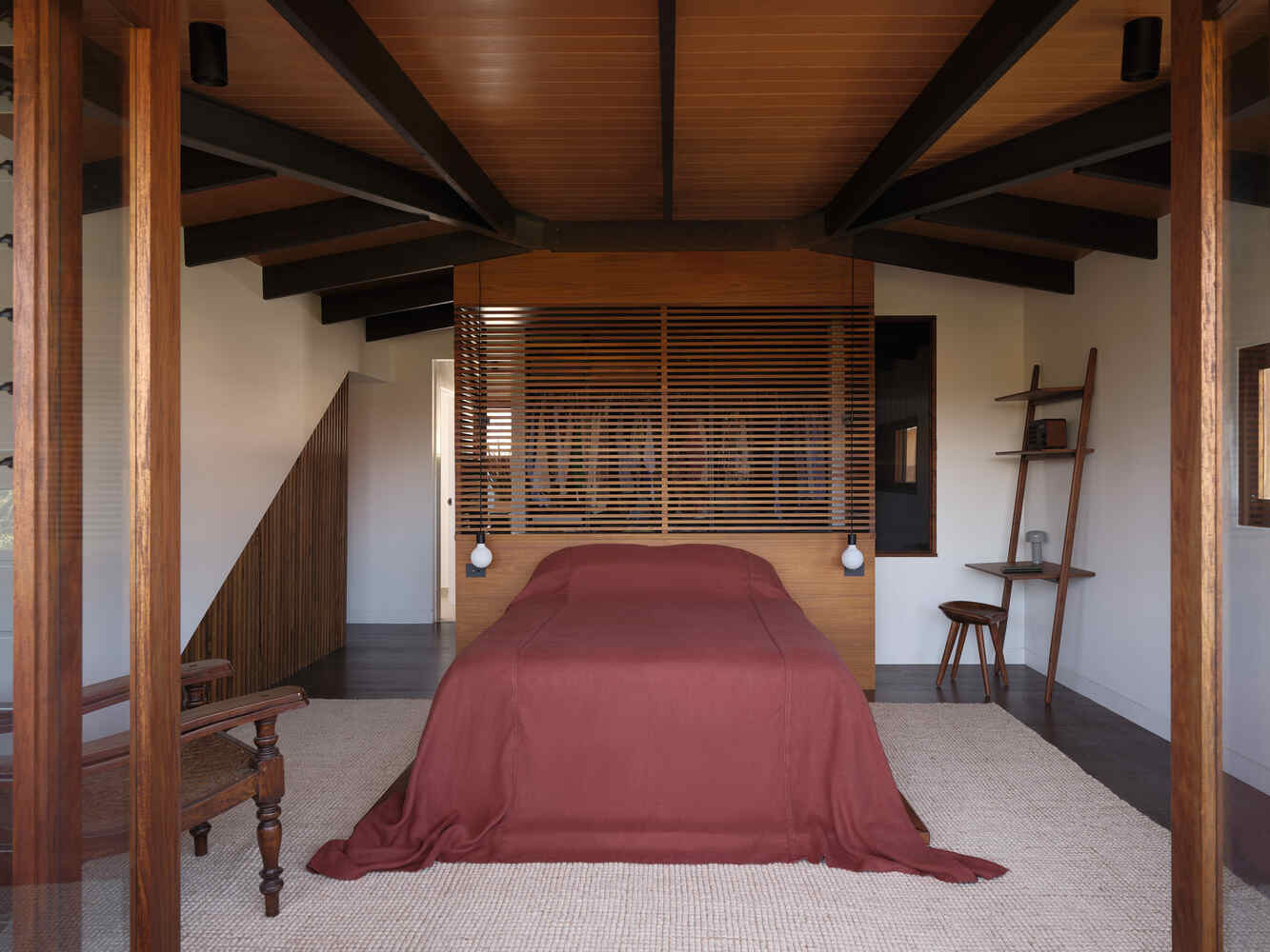 Không gian các phòng ngủ được bày trí đơn giản, ấm cúng. Không gian các phòng ngủ được bày trí đơn giản, ấm cúng.