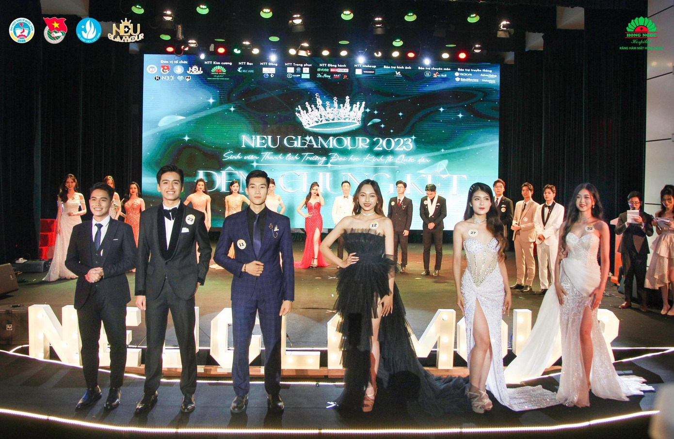 Top 6 được chọn ra đều là những gương mặt tiêu biểu tiếp tục tham gia thi ứng xử - phần thi thể hiện trí tuệ cũng như tầm nhìn và kiến thức xa hội thông qua những câu hỏi vô cùng thách thức, đòi hỏi kỹ năng ứng biến linh hoạt, khéo léo đến từ các thí sinh. Ở phần thi này, thí sinh được quyền chọn trả lời bằng tiếng Việt hoặc song ngữ.