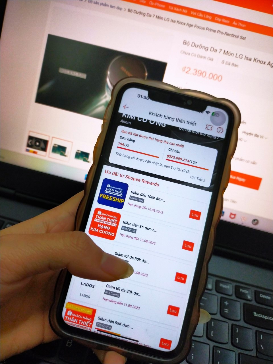 Tổng chi tiêu cho việc mua sắm online lên đến hàng trăm triệu đồng.