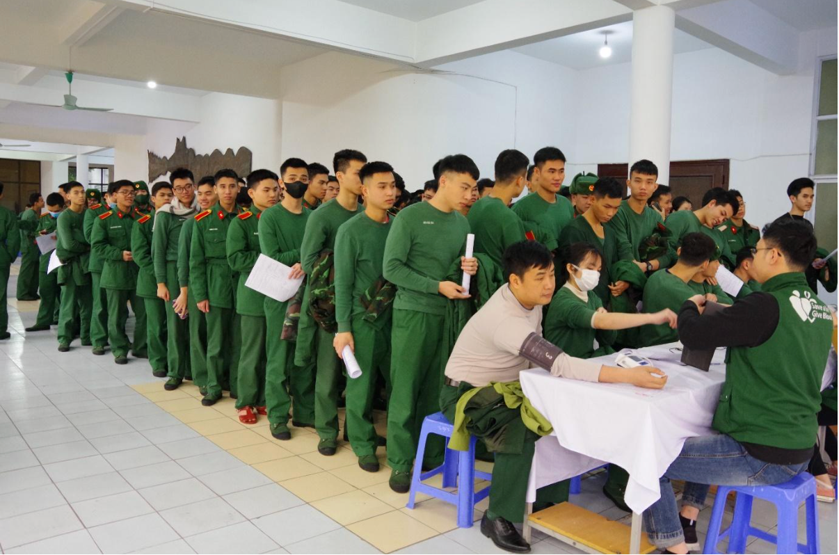 Hơn 800 lượt cán bộ, nhân viên, giảng viên, học viên và chiến sĩ tham gia hiến máu tại chương trình “Chủ Nhật Đỏ” lần thứ XVII năm 2025. Hơn 800 lượt cán bộ, nhân viên, giảng viên, học viên và chiến sĩ tham gia hiến máu tại chương trình “Chủ Nhật Đỏ” lần thứ XVII năm 2025.