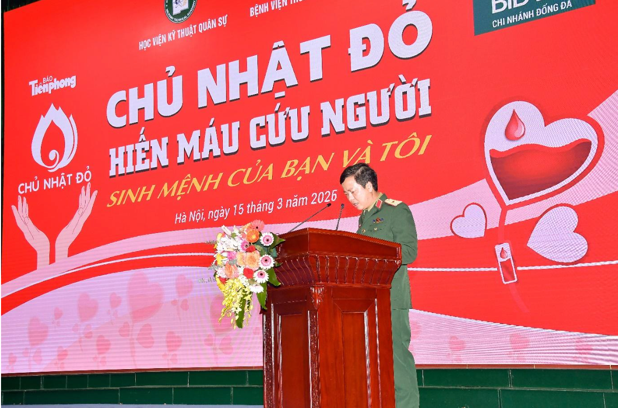 Thiếu tướng Trần Văn Duy - Ủy viên Thường vụ Đảng ủy, Phó Chính ủy Học viện Kỹ thuật quân sự phát biểu tại chương trình. Thiếu tướng Trần Văn Duy - Ủy viên Thường vụ Đảng ủy, Phó Chính ủy Học viện Kỹ thuật quân sự phát biểu tại chương trình.