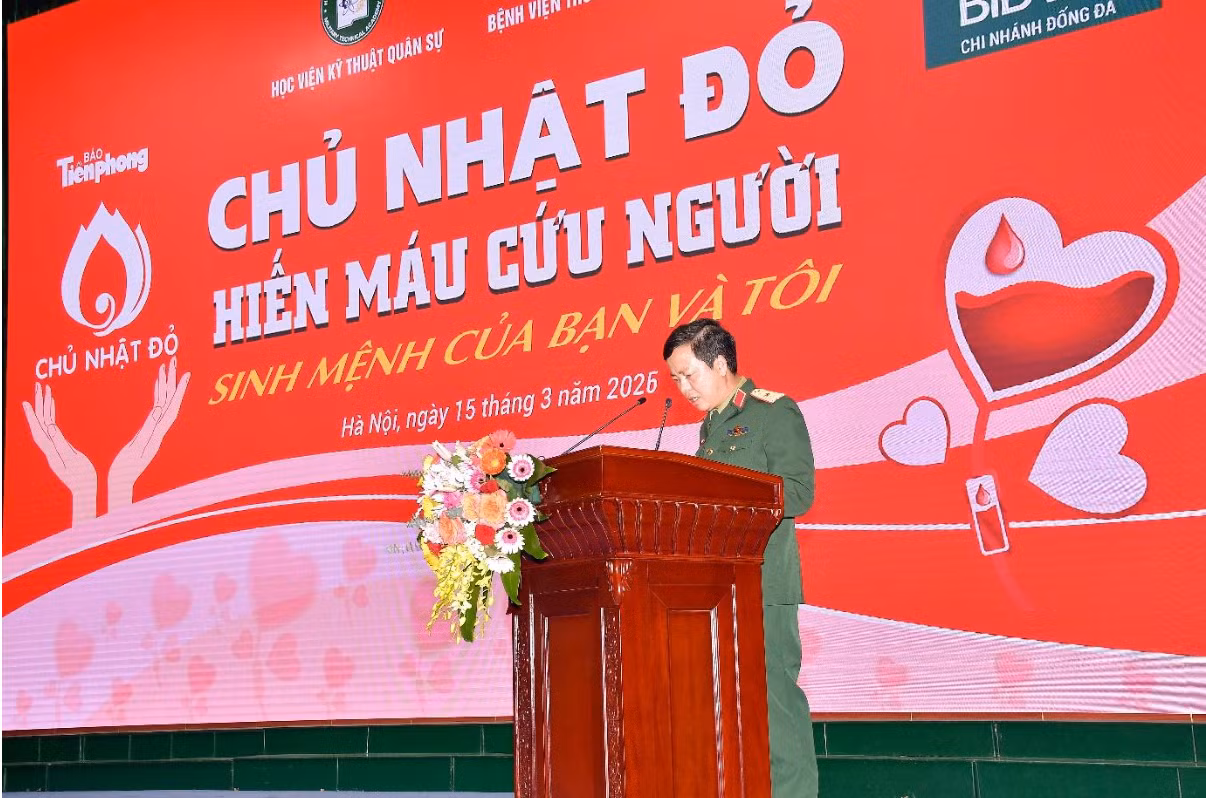 Thiếu tướng Trần Văn Duy - Ủy viên Thường vụ Đảng ủy, Phó Chính ủy Học viện Kỹ thuật quân sự phát biểu tại chương trình. Thiếu tướng Trần Văn Duy - Ủy viên Thường vụ Đảng ủy, Phó Chính ủy Học viện Kỹ thuật quân sự phát biểu tại chương trình.