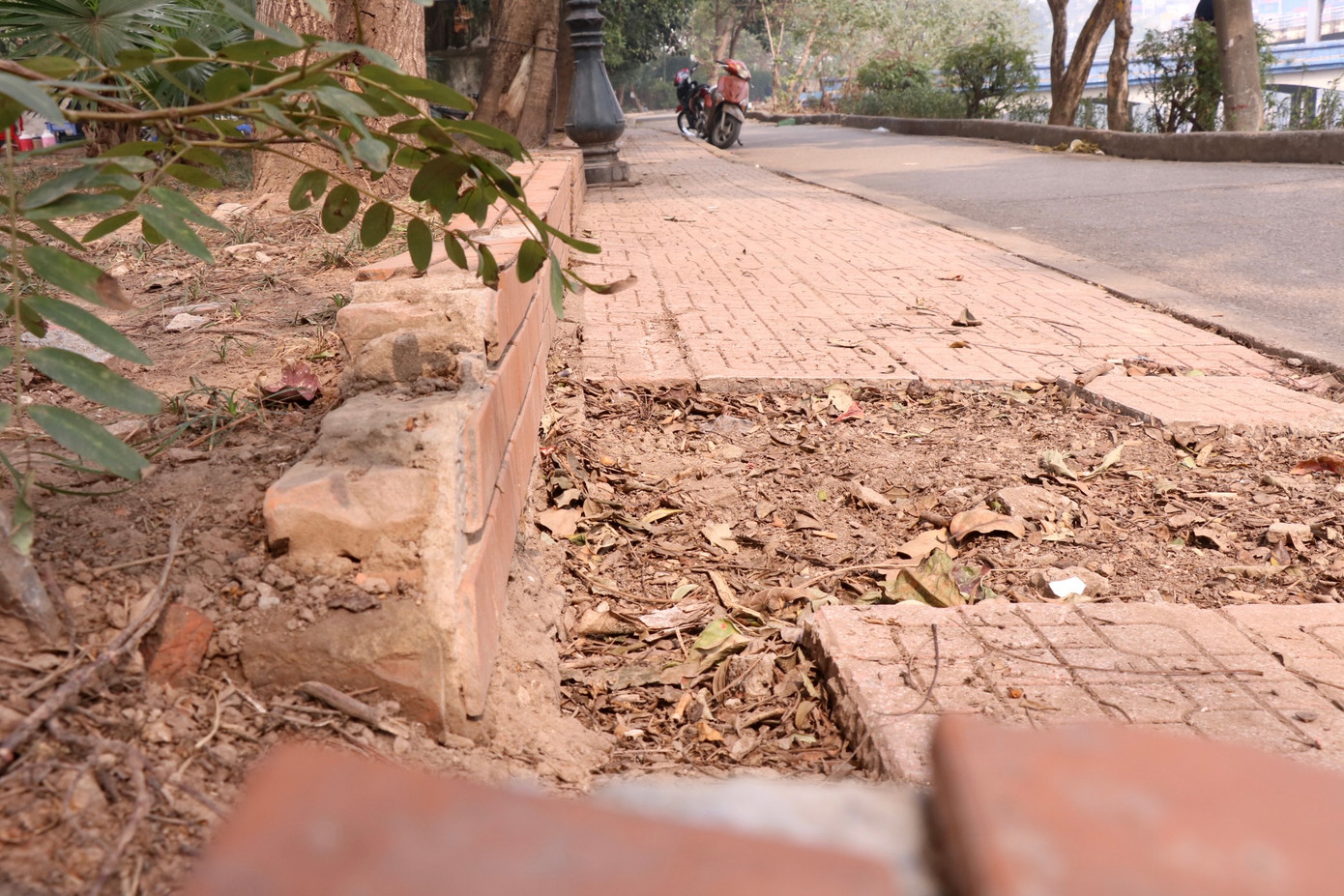 Người dân mong muốn những hạng mục xuống cấp trong công viên sớm được cải tạo. Người dân mong muốn những hạng mục xuống cấp trong công viên sớm được cải tạo.