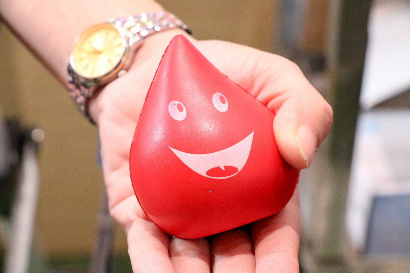 Chủ Nhật Đỏ ra đời với mục đích phát triển phong trào hiến máu tình nguyện và giải quyết việc thiếu máu điều trị trầm trọng tại các bệnh viện trong dịp Tết Nguyên đán. Chủ Nhật Đỏ được tổ chức nhiều năm liên tiếp và đã trở thành một phong trào hiến máu tình nguyện có uy tín và lan tỏa trong xã hội.