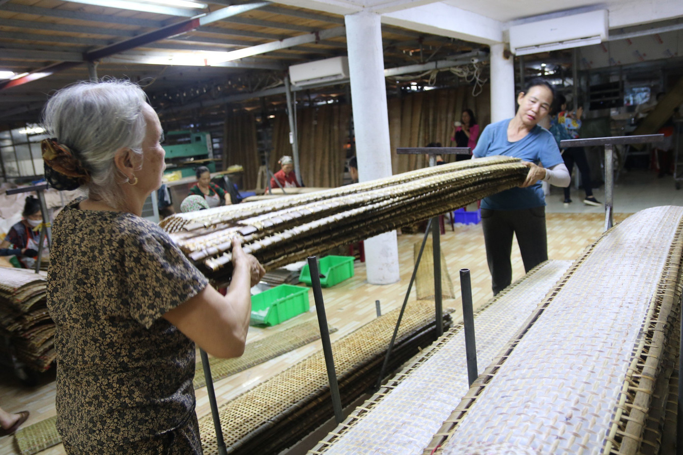 Trước đây, sản phẩm bánh đa nem làng Chều chủ yếu được sản xuất phục vụ nhu cầu tiêu dùng của người dân địa phương. Hiện nay bánh đa nem làng Chều đã vươn mình trở thành sản phẩm nổi tiếng khắp mọi miền, thậm chí xuất khẩu ra thị trường nước ngoài như: Nhật Bản, Hàn Quốc, Trung Quốc,...