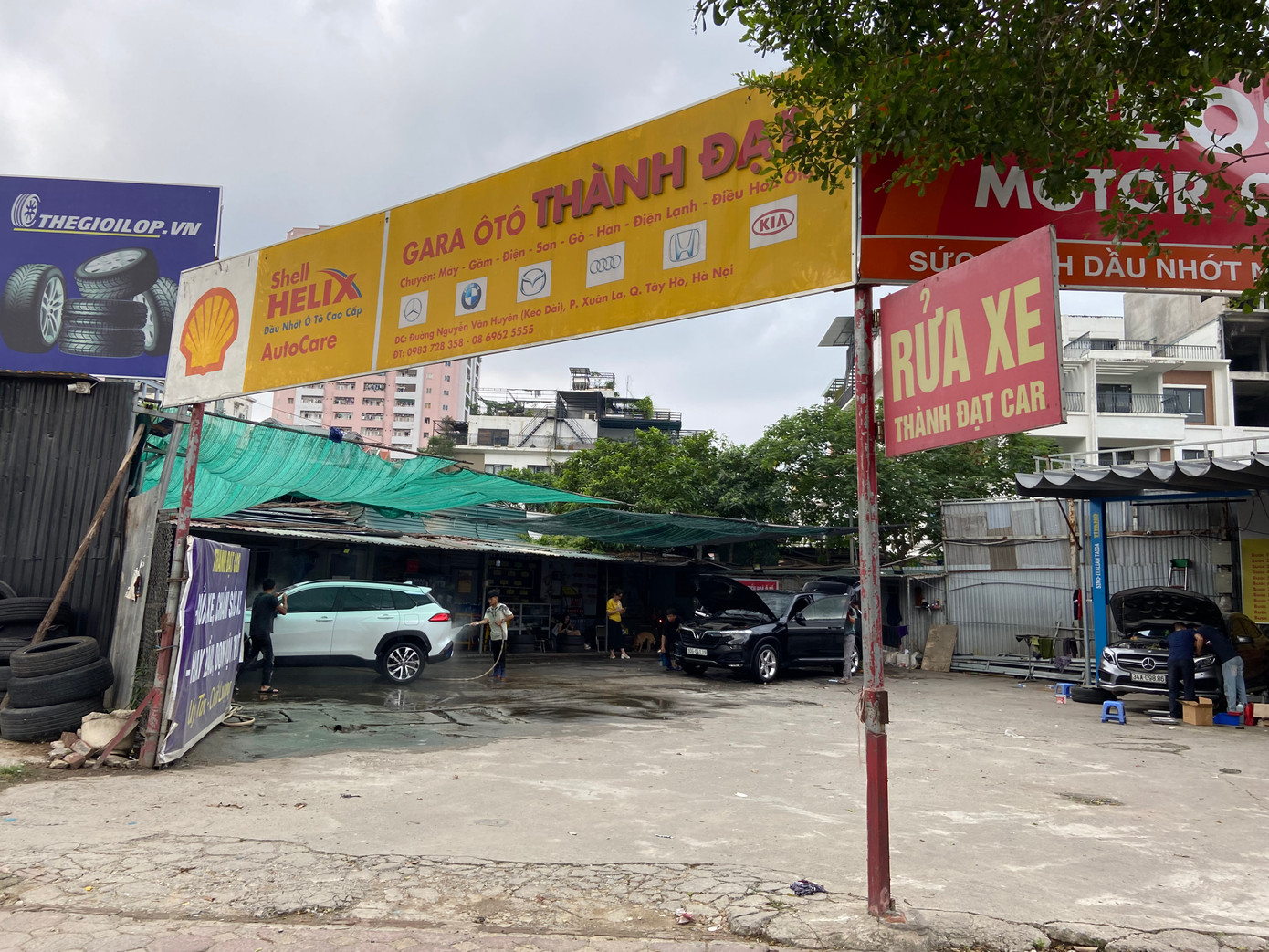 Gara ô tô Thành Đạt là trường hợp đã bị cưỡng chế dỡ bỏ vào giữa năm 2022 những đến nay đã tái vi phạm, cải tạo lại hoạt động bình thường. Gara ô tô Thành Đạt là trường hợp đã bị cưỡng chế dỡ bỏ vào giữa năm 2022 những đến nay đã tái vi phạm, cải tạo lại hoạt động bình thường.