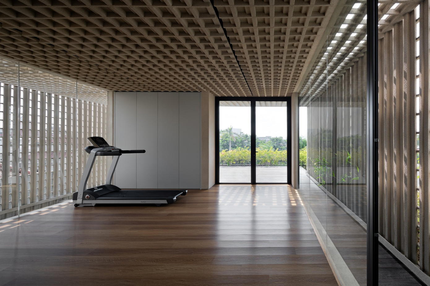 Phòng tập được thiết kế riêng biệt và rộng rãi. Tại đây đủ không gian để đặt những bộ máy tập cần thiết cho cả gia đình.