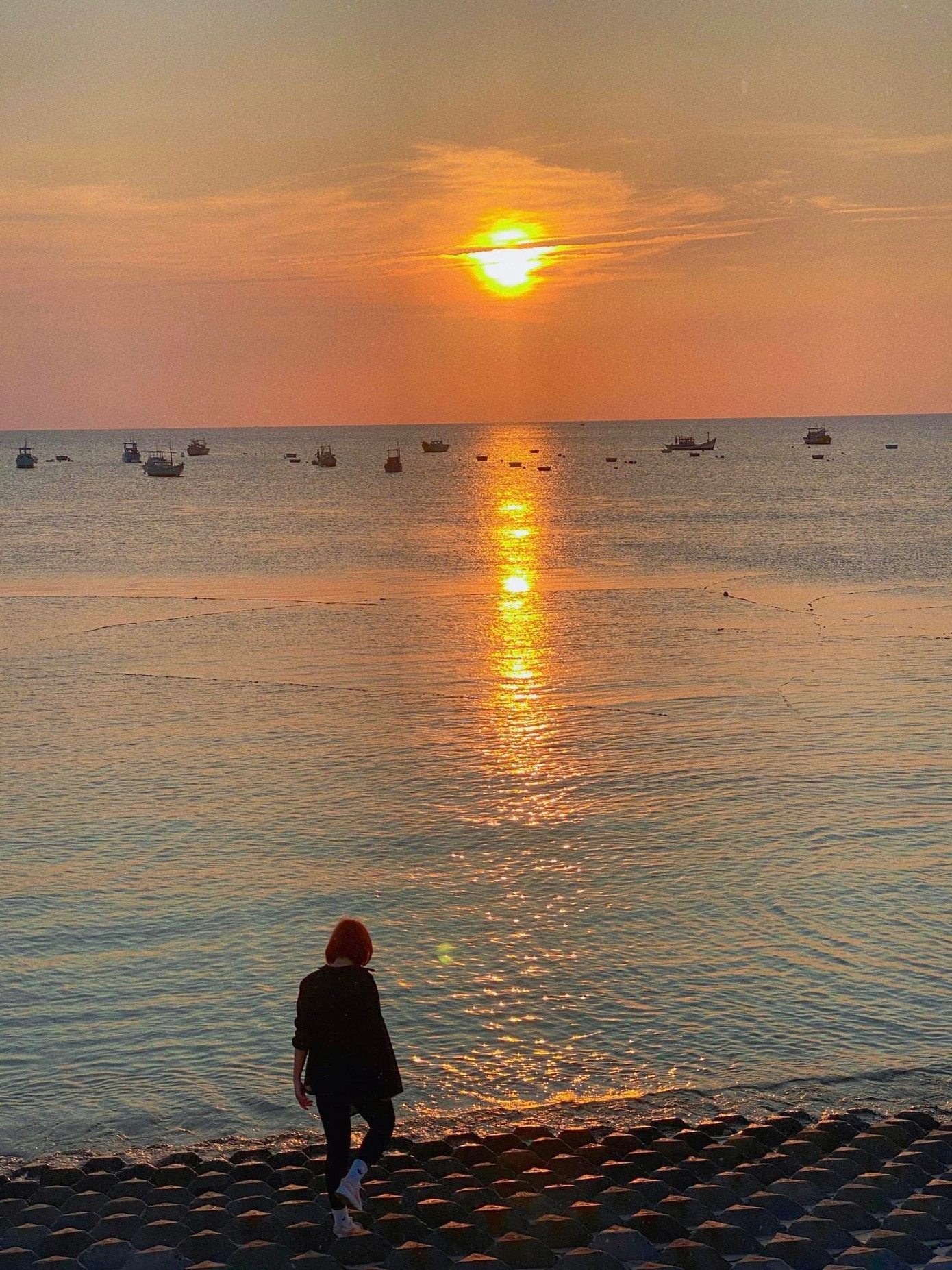 Hoàng hôn trên bờ biển Phú Quý Hoàng hôn trên bờ biển Phú Quý