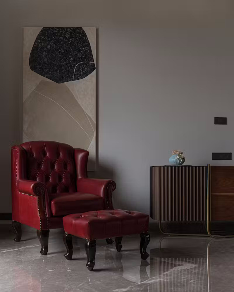 Nội thất trong nhà được thiết kế riêng theo phong cách của gia chủ. Tất cả đều dựa trên nguyên tắc nhẹ nhàng, uyển chuyển với những đường bo góc mềm mại.