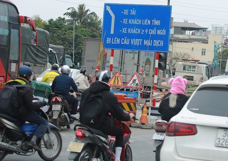 Phương tiện khó khăn để chuyển làn.