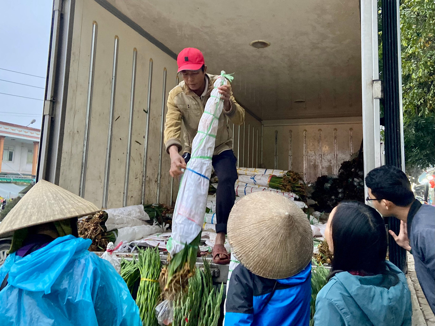 Những xe dơn bán hết nhanh chóng nhờ sức mua khủng ngày cận Tết.