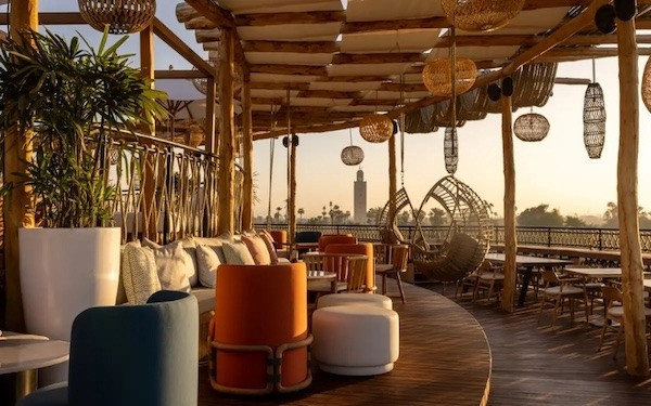 Phong cách Rustic tạo nên vẻ ấm cúng và gần gũi nhưng vẫn rất thu hút.