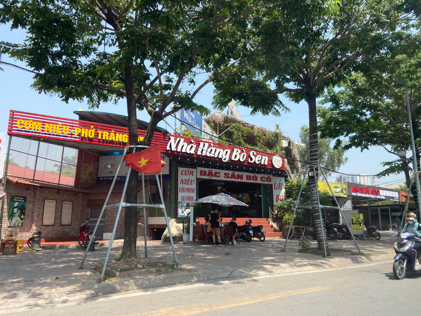 Những công trình vi phạm dọc tuyến đường Võ Chí Công Những công trình vi phạm dọc tuyến đường Võ Chí Công