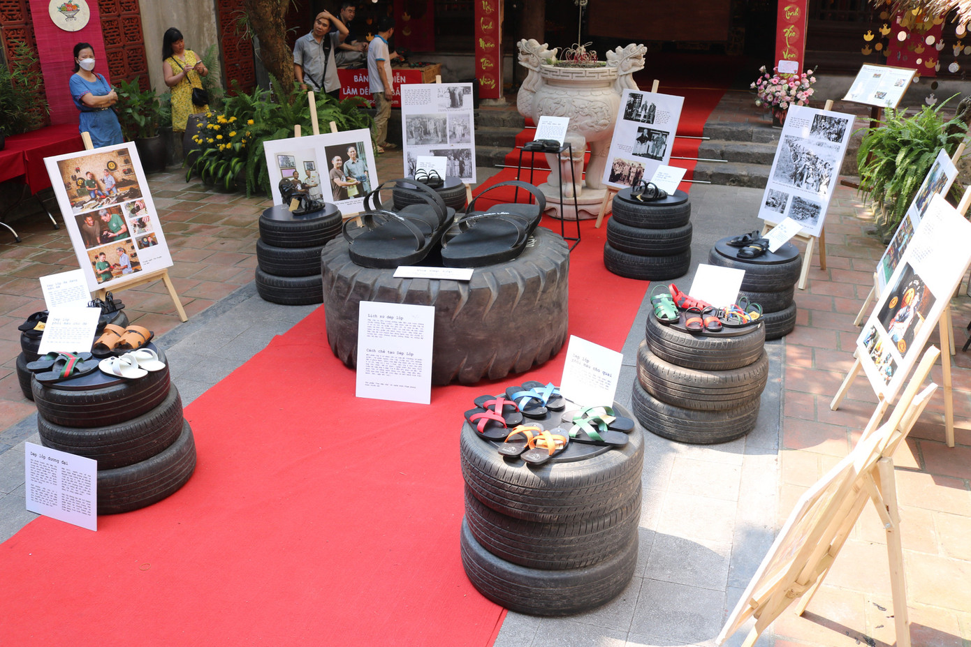 Không gian trưng bày "Huyền thoại bước chân".