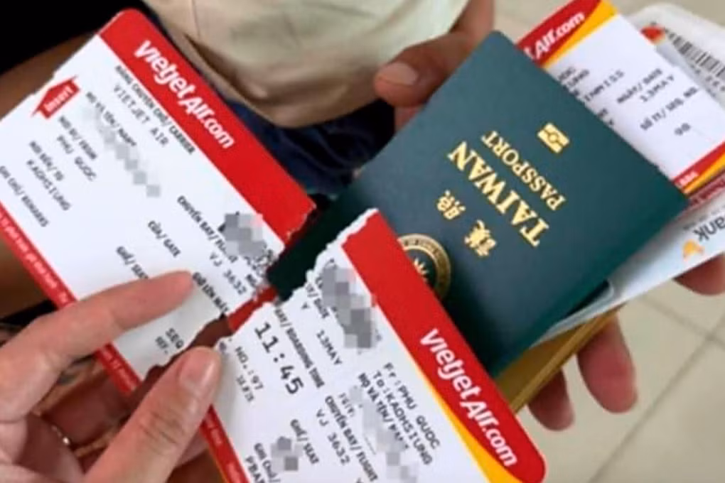 Thẻ lên máy bay bị xé rách tại sân bay quốc tế Phú Quốc. Ảnh: Chinatimes. Thẻ lên máy bay bị xé rách tại sân bay quốc tế Phú Quốc. Ảnh: Chinatimes.
