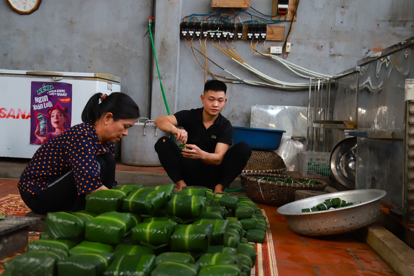 Ông Nguyễn Văn Mão - Phó Chủ tịch xã Duyên Hà cho biết hiện nay xã Duyên Hà đã được công nhận là xã du lịch và sắp tới mong muốn đẩy mạnh du lịch trên địa bàn xã theo hướng du lịch trải nghiệm, hướng tới giới thiệu mô hình sản xuất bánh chưng, bánh dày truyền thống của làng nghề tới các trường học trên địa bàn Hà Nội và các tỉnh lân cận.